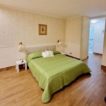 Fuga A Napoli Apartment Bagian luar foto