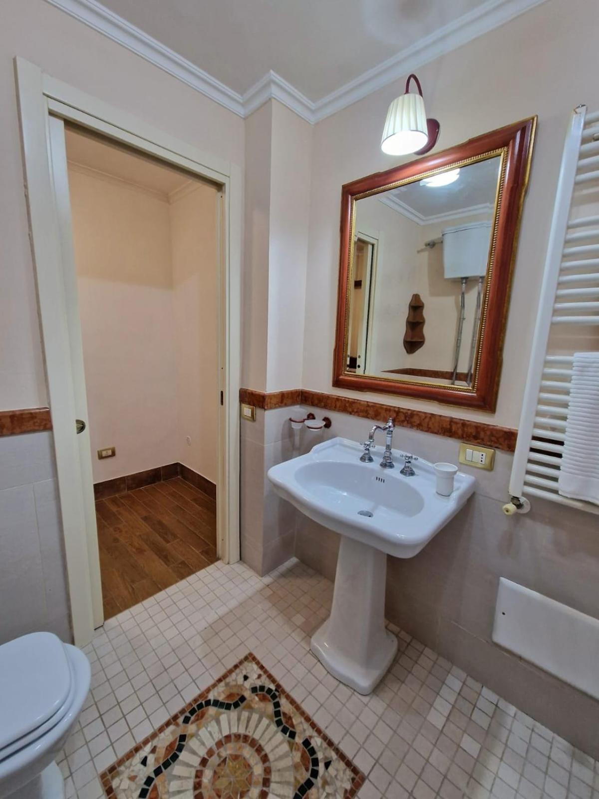 Fuga A Napoli Apartment Bagian luar foto