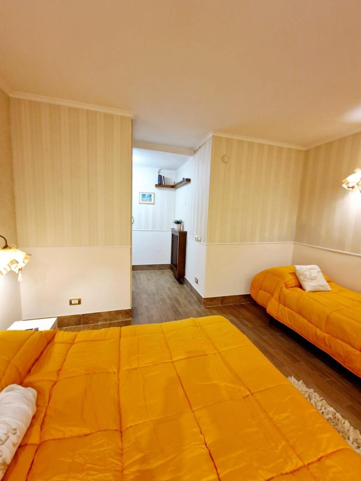 Fuga A Napoli Apartment Bagian luar foto