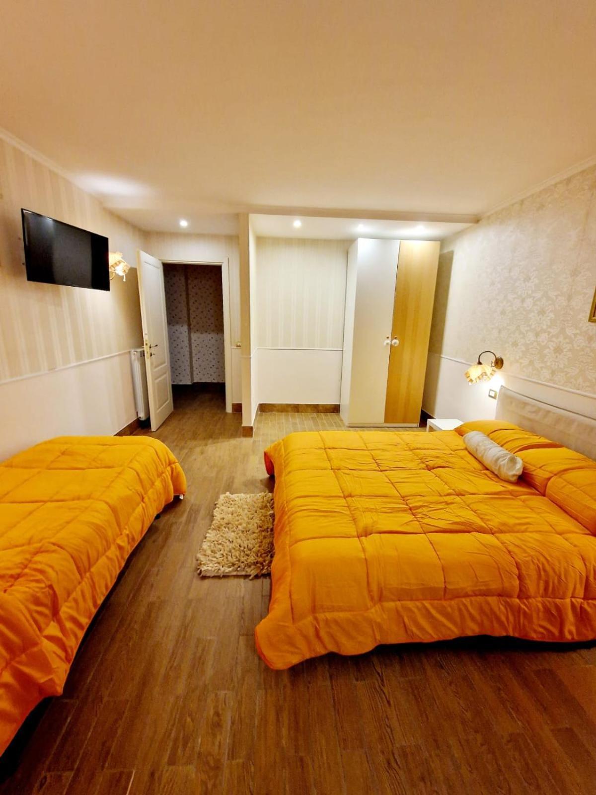 Fuga A Napoli Apartment Bagian luar foto